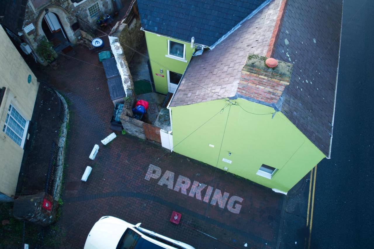 James John Hamilton House And Backpacker Hostel Fishguard Exterior foto